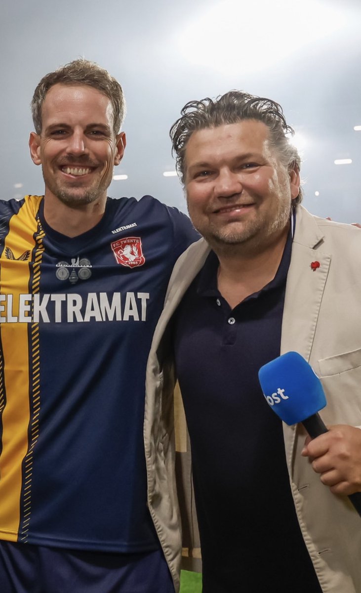 De uitzending rondom afscheidsduel van Wout Brama scoorde vrijdag mooie kijkcijfers bij #rtvoost In totaal tv (170.000), online (54.177) Zelfs <a href="/vanlosser/">Bert van Losser</a> kon die avond glimlachen! De reünie was ook schitterend in beeld gebracht mede dankzij <a href="/fctwente/">FC Twente</a> <a href="/janeppink/">Jan Eppink</a> en <a href="/allusmedia/">Allus Media</a>