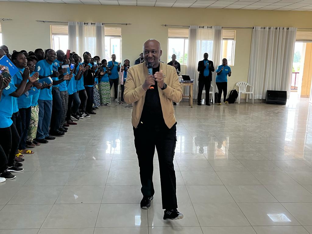 REBRwanda's tweet photo. Today, DG REB,@mbanelson attended graduation ceremony of 5K+ teachers &amp; head-teachers. These educationists were trained by @RwandaEQUIP in collaboration with REB in the 3rd cohort. They were empowered to improve learning outcomes by using ICT. https://t.co/0EkkwIPLRT