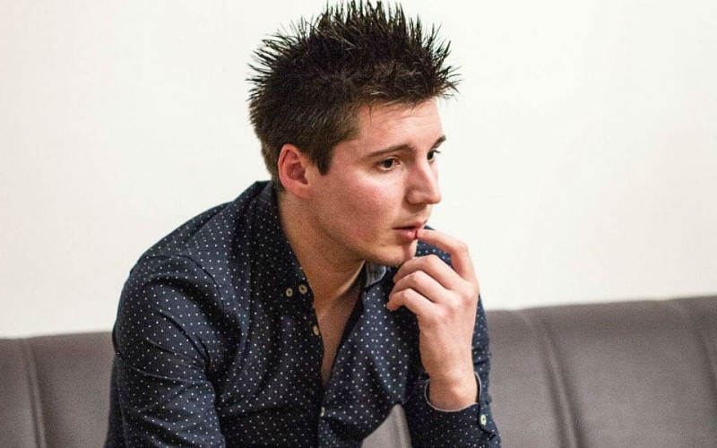 CabineSport's tweet photo. ÚLTIMA HORA | Rui Pinto amnistiado de 79 crimes pela lei da amnistia, devido à visita do Papa a Portugal e absolvido de um (sabotagem informática).

Rui Pinto condenado a 4 anos de prisão com pena suspensa por 9 crimes, um de tentativa de extorsão, cinco de acesso ilegítimo e três de violação de correspondência. 

O advogado e comentador Aníbal Pinto foi condenado a dois anos de prisão, também suspensa, por extorsão.