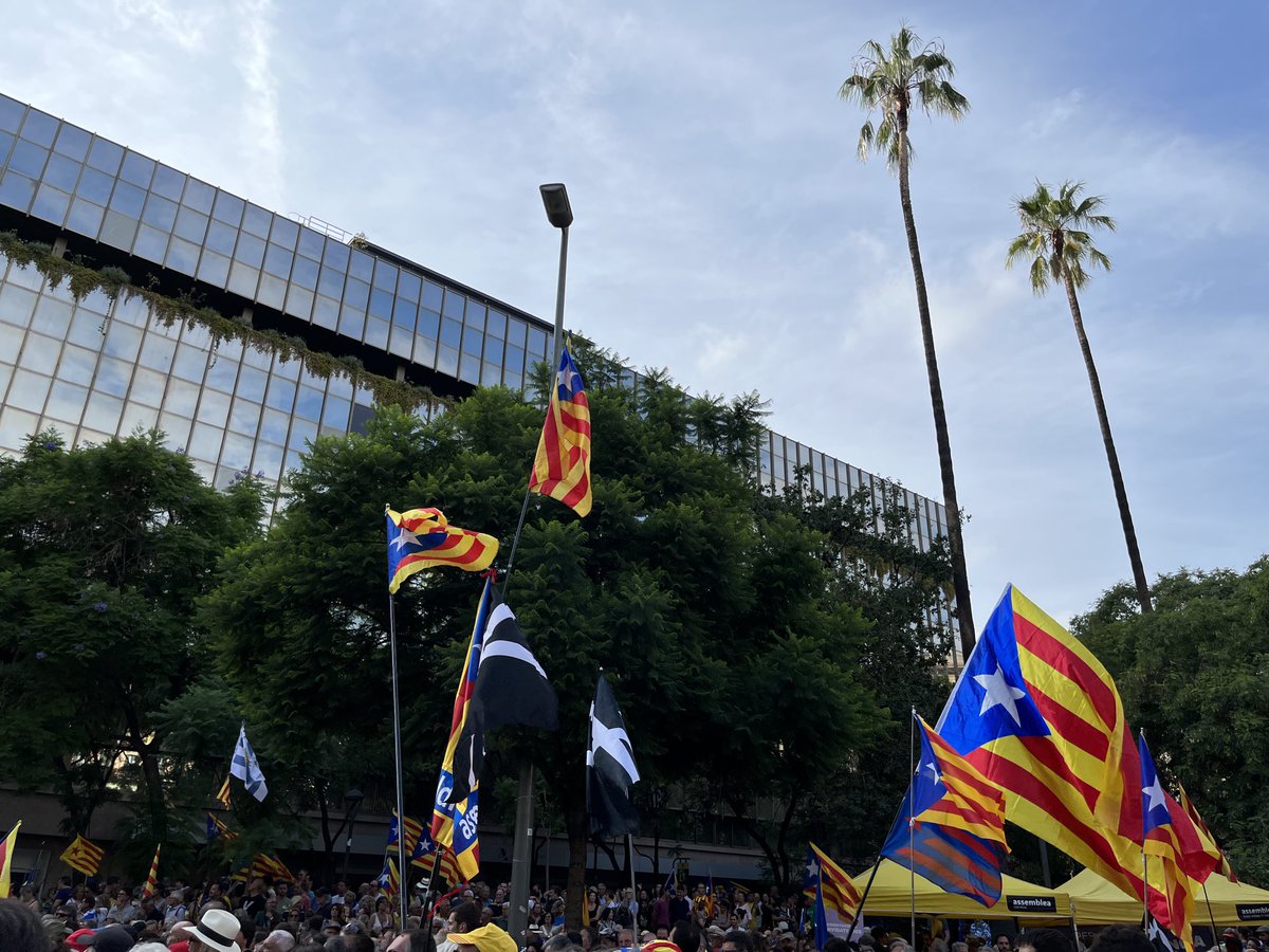 mirapersabadell's tweet photo. Un estat antic i caduc en drets socials i culturals però modern a l hoa de recaptar impostos. https://t.co/0yNkc89nO5
