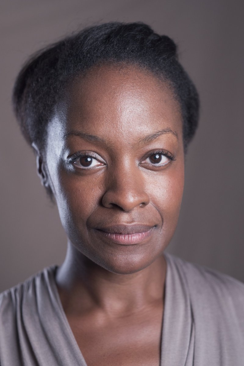 TresAMag's tweet photo. INTERVIEW with @i_am_RosWright about being on set of #AKindOfSpark for #CBBC @BooksandChokers, her time as Nurse Winterson in #HettyFeather and working with #BilliePiper on #RareBeasts! 📷 : Cristian Solimeno https://t.co/zRlKPqkHNO https://t.co/tb7hUcXn37