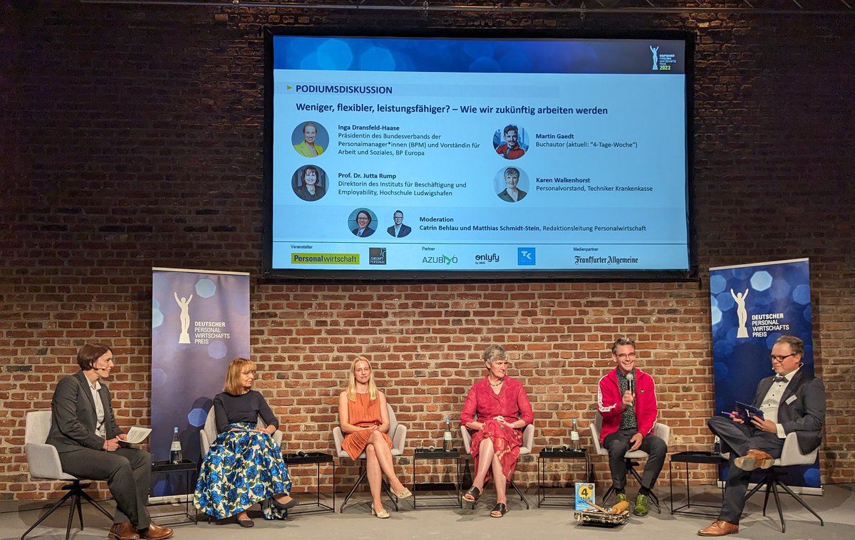 Nach offener Diskussion darüber "wie wir künftig arbeiten werden" #4TageWoche war gemeinsamer Tenor #DPP: Flexibilität &amp; Individualisierung sind Schlüssel für künftige Arbeitszeitmodelle. v.l. Prof. J. Rump, I. Dransfeld-Haase <a href="/bp_plc/">bp</a>, K. Walkenhorst <a href="/TK_Presse/">TK Presse & Politik</a> &amp; <a href="/MartinGaedt/">Martin Gaedt 4 TAGE WOCHE</a>
