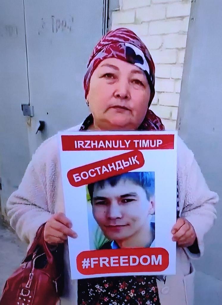 rasshalina's tweet photo. In #Semey, the Akimat came to a meeting of civil activists &amp; opinion leaders to shoot under the pretext of fighting marauders. Human rights activist Aliya #Isenova (@Elimay_kz ) was wounded, Daulet #Mukhazhanov became disabled,arrested people died from cruel torture, @NeilBushUK https://t.co/XLaqDWBxhH