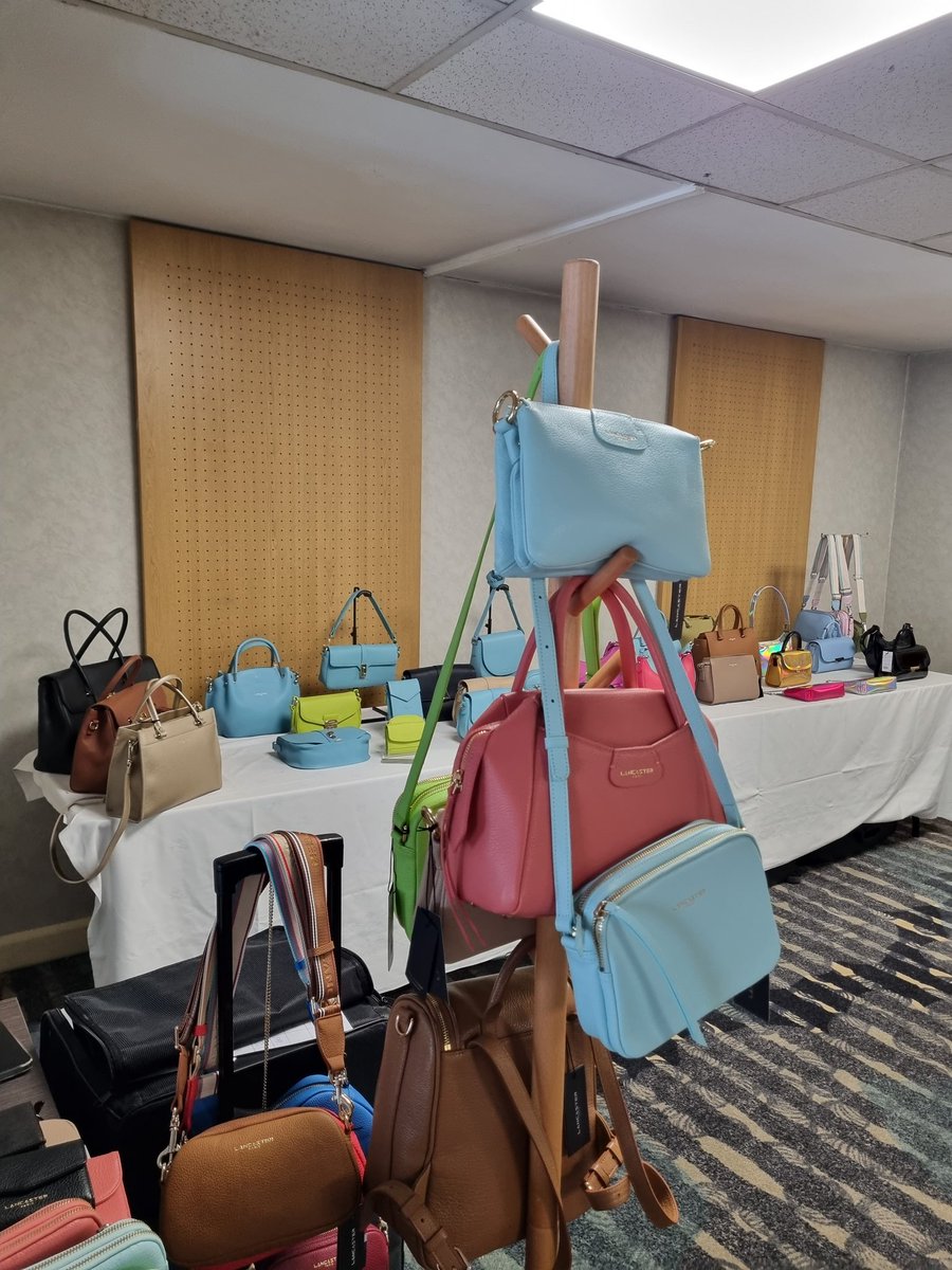 BerquerPhilippe's tweet photo. Show-Room Lancaster au Mercure de Rouen commande pour la collection printemps été 2024 avec Quentin Cattiaux #Rouen #Normandie #Sac #Cuir #SacCuir #Maroquinerie #PetiteMaroquinerie #LancasterParis #Showroom #SacMode #SacTendance https://t.co/29H13KIe8E