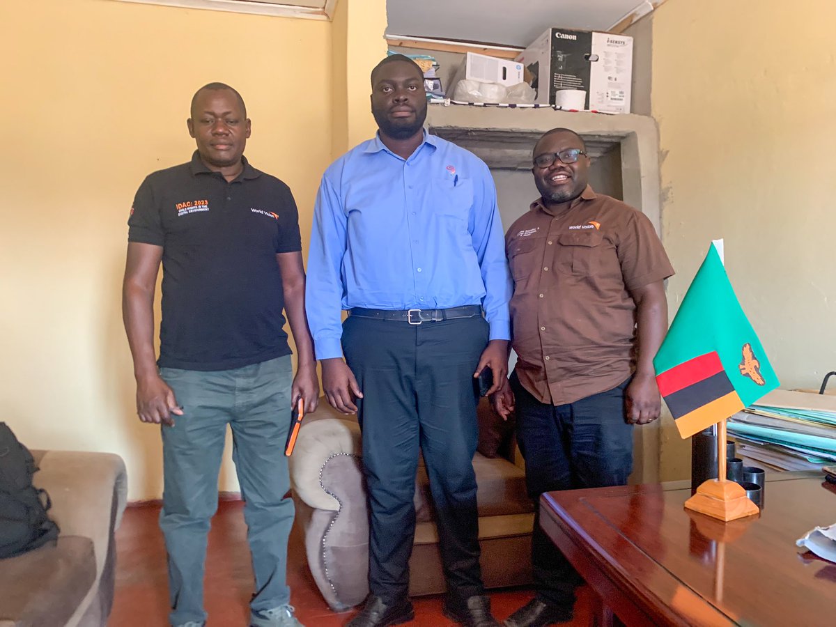 WorldVisionZamo's tweet photo. Since 2021, World Vision Zambia's UPLIFT project in partnership with Advocacy under Ending Child Marriages Campaign & GESS has been fighting child marriages & teenage pregnancies in Lumezi & Lundazi Districts. Our team assesses progress on the ground. #UPLIFTProject #WorldVision https://t.co/XMruSseSBW