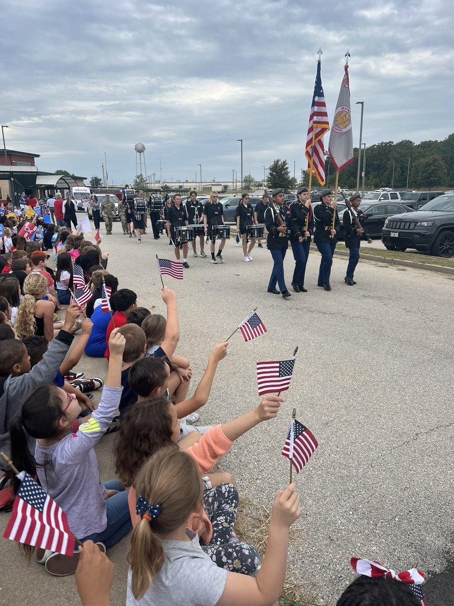 NikiDailey1's tweet photo. Patriot Day Parade!❤️💙❤️💙 #LetFreedomRoar @FreedomTigers1 https://t.co/5Pw0tBFsnQ