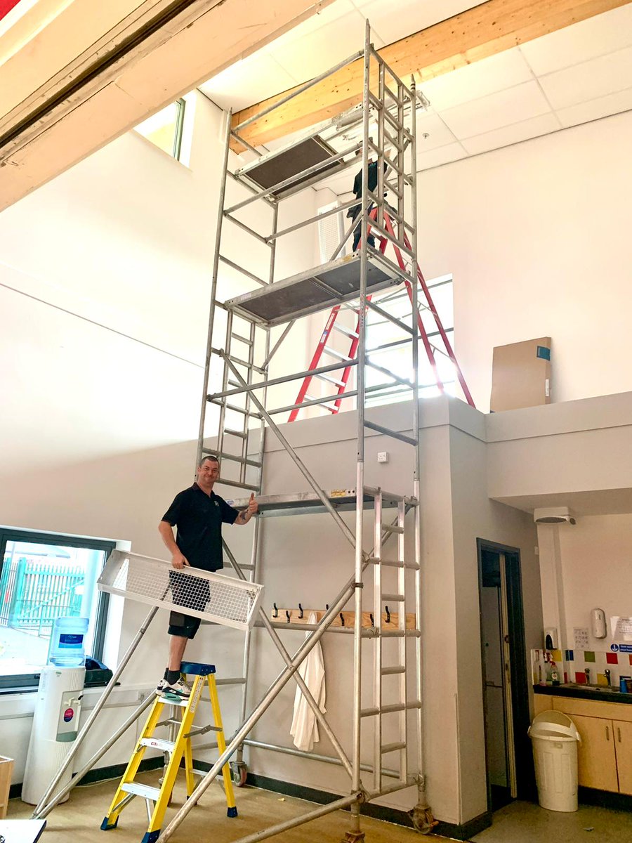 LiteliteUk's tweet photo. Litelite makes sure that our team of professionals has the best facilities when it comes to our lighting placement and installation, making sure that the client is happy and content with all prospects of our work💡

#lighting  #WestMidlands #school https://t.co/9JCXJmOqiE