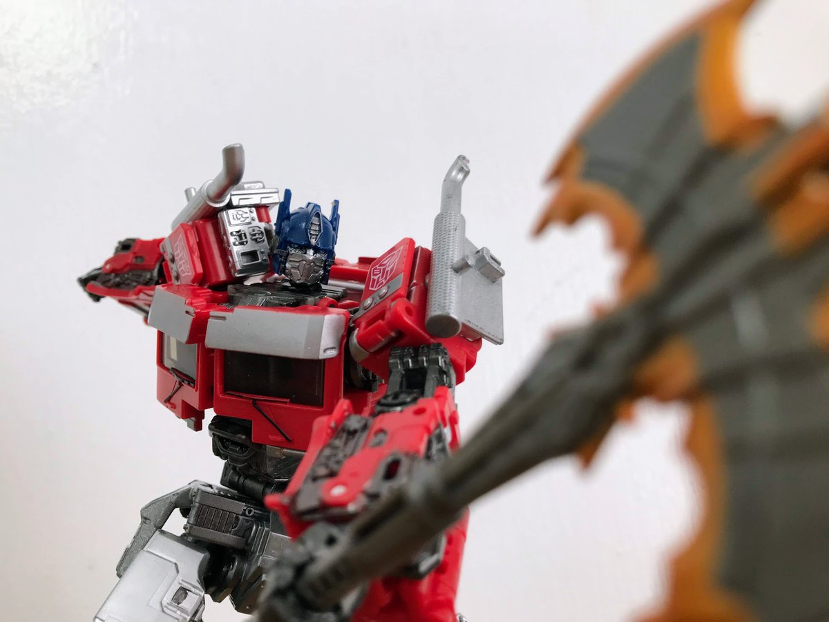 Zode340's tweet photo. #ROTB #OptimusPrime #SS102 https://t.co/2Vb4NPKTkJ