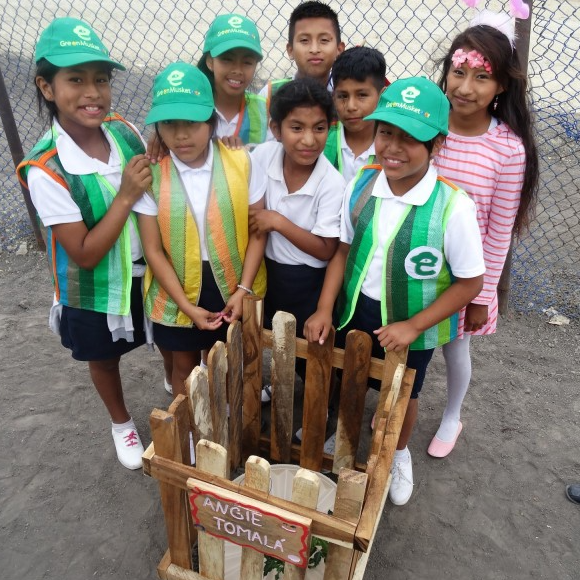 groasis's tweet image. “If your plan is for one year, plant rice. If your plan is for ten years, plant trees.
If your plan is for one hundred years, educate children. ” Confucius
Teach your children to be a Green Musketeer and start #Waterboxx school projects like in Ecuador!
groasis.com/fotos-nl/count…!