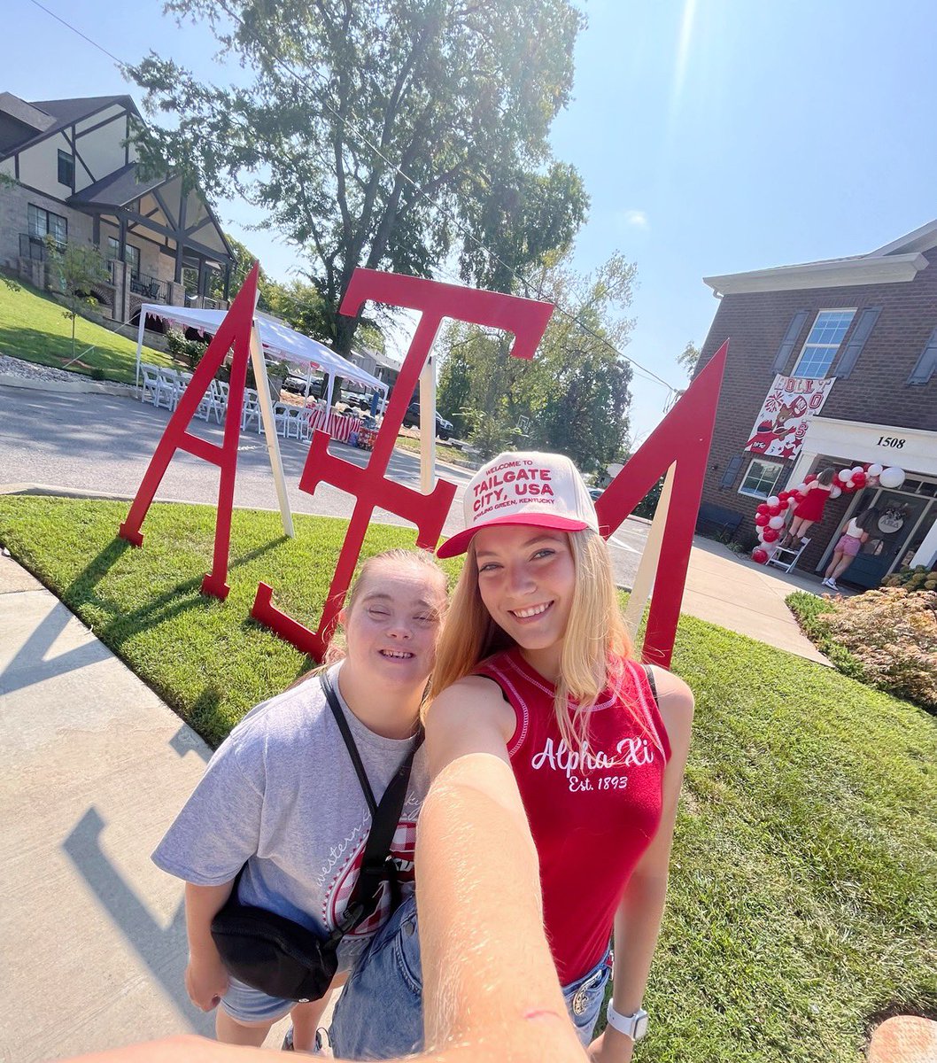 LaylaTammen's tweet photo. tops on top! ♥️⭐️🤍

p.s. use code “Layla15” for 15% off your order

#gobigred #wku #family #parentsweekend #familyweekend #westernkentuckyuniversity #gotops https://t.co/kopwRk3kZi