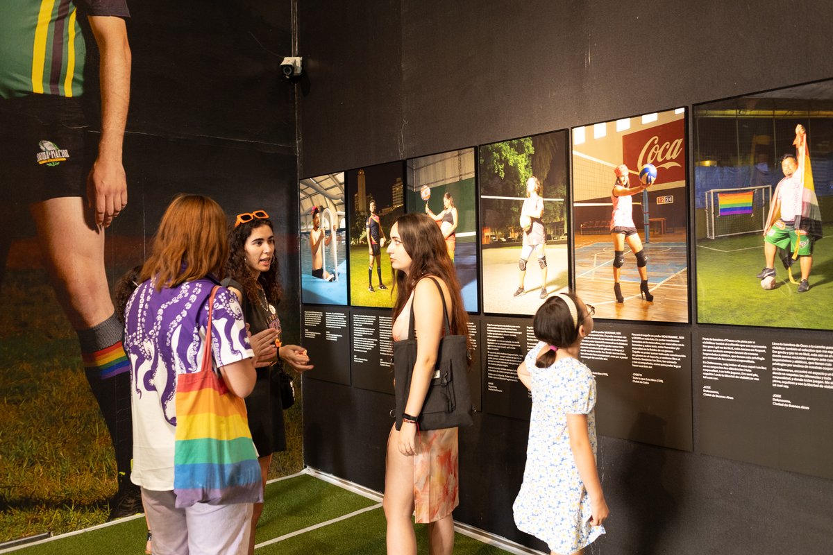 centredelcarme's tweet photo. 🏐 Últimos días para visitar la exposición #SportFriendly.⁣ ¡Hasta el 17 septiembre en el #CCCC!

🏳️‍🌈 La muestra recoge el trabajo del fotógrafo francés @EmilienBuffard, con deportistas y equipos #LGTBIQ+ para reivindicar la diversidad y la inclusión en el deporte. https://t.co/qOUT03hFSl