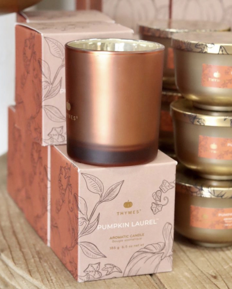 Petite and perfect! Let the comforting autumn fragrance of Pumpkin Laurel fill your home, hostess gift basket and so much more! 🍁🍂
thymes.com/fragrances/war…