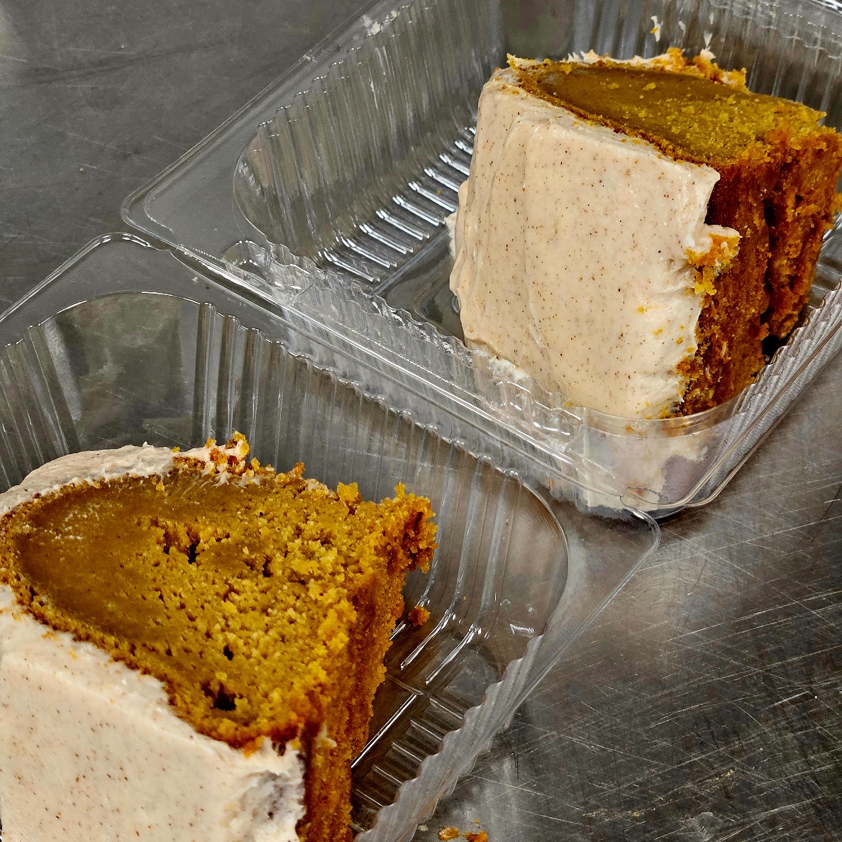 BrightStarGrill's tweet image. Todays Desserts!

Pumpkin Pie Cake
Sundrop Pound Cake

$2.99 only while supplies last

#goodfood #yummycake #delicious #falldessert #pumpkinpie