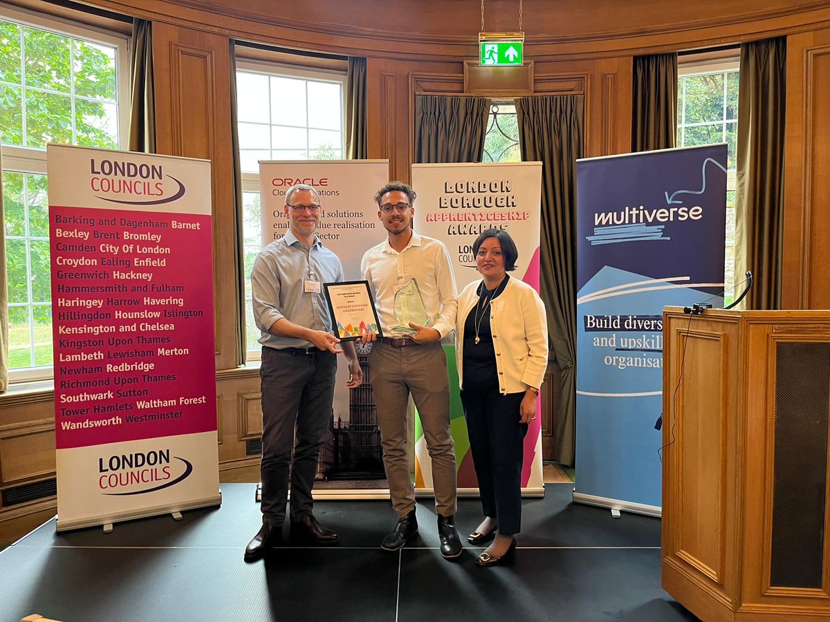 londoncouncils's tweet photo. Best apprentice working in a school goes to ๐๐ซNathan Edwards @Royal_Greenwich ๐
Nathan's passion for teaching and dedication to making a difference led him to take charge of a school football team. He transformed the team into a formidable force.
#LBAAs https://t.co/xMpshv8VKO