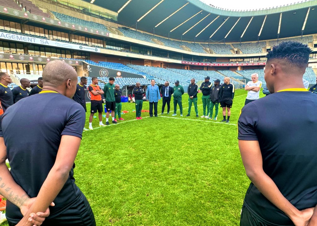 BafanaBafana's tweet photo. President of @SAFA_net Dr Danny Jordaan, addressing the team ahead of the encounter tomorrow against DR Congo. #BafanaPride #ComeShowYourLove @LeCoqSportif_SA @10bet_ZA @ENDURADESPORTS https://t.co/qD8kK5ppoZ