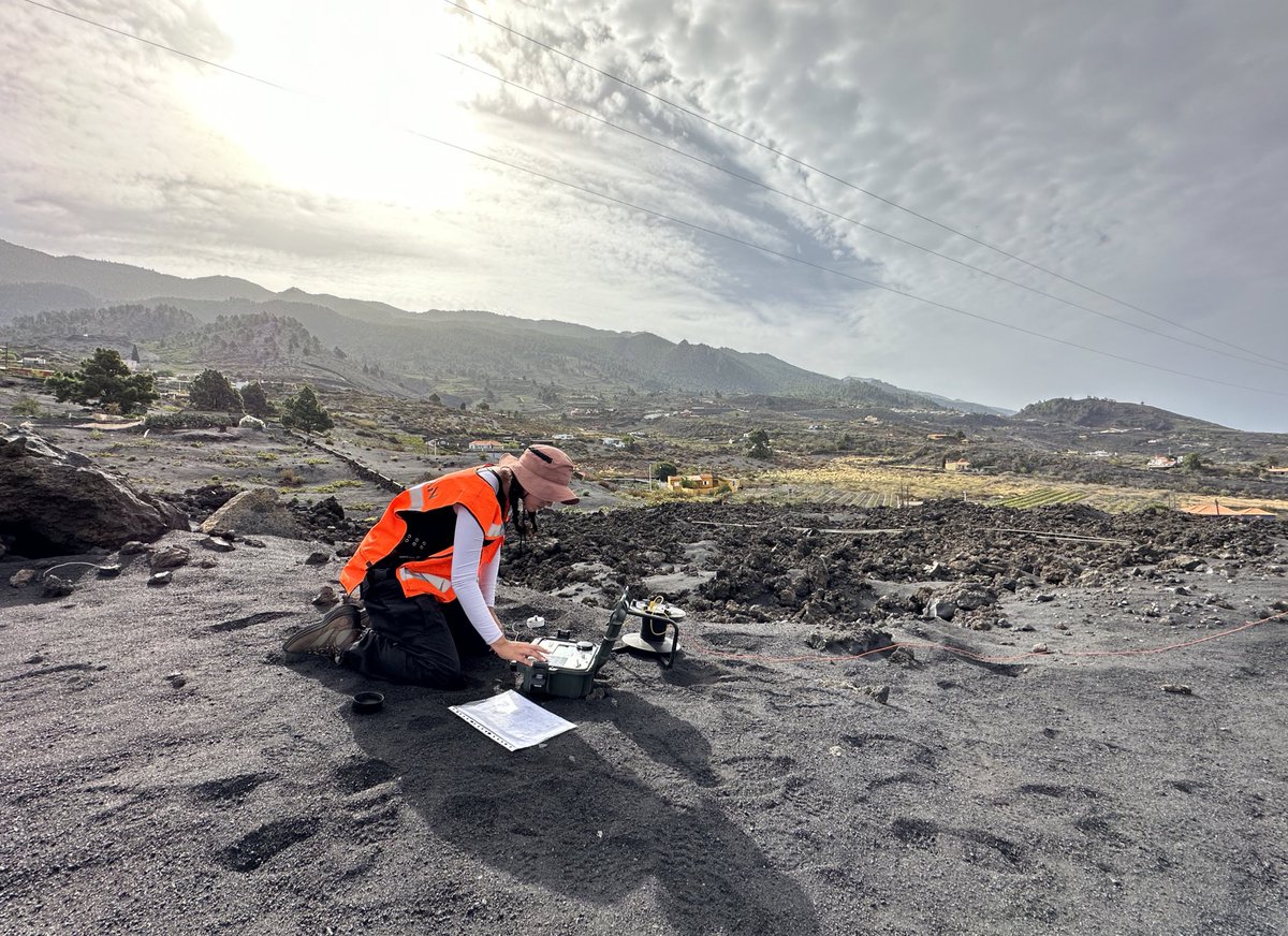 doing Spontaneous Potential surveys for Geothermal Exploration of La Palma with the Canarian Institute of Volcanology !! <3