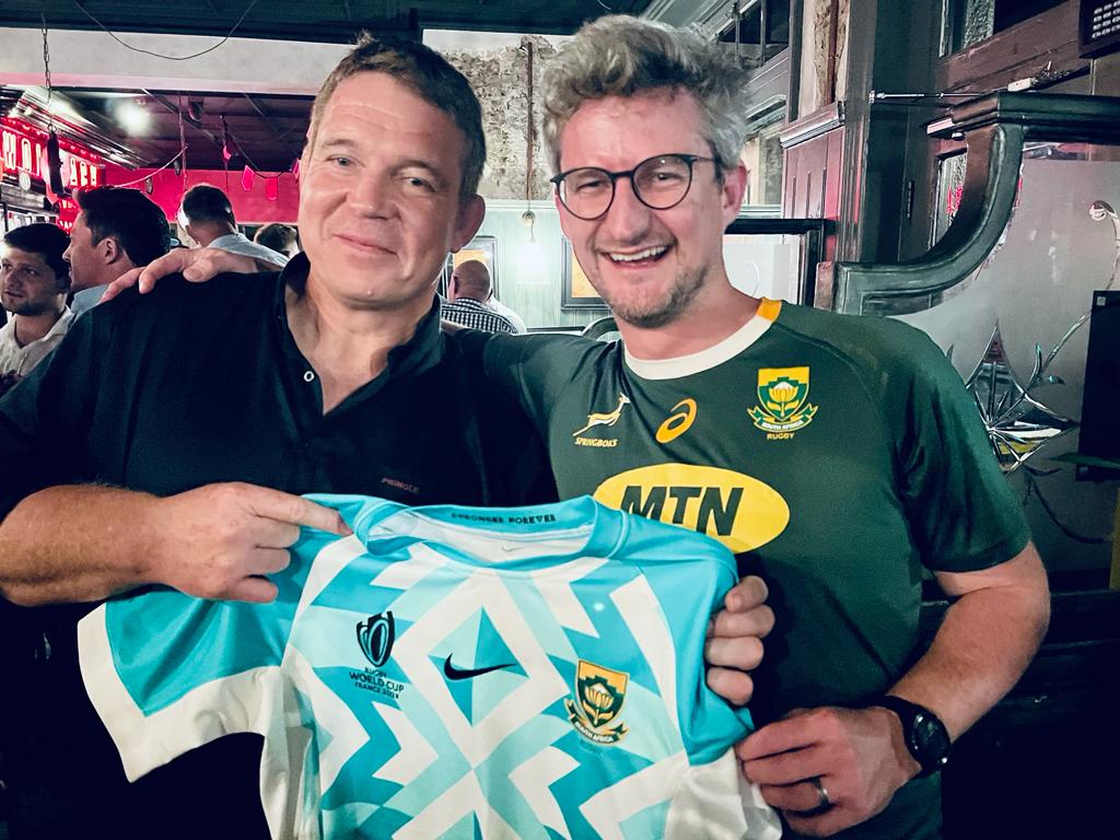 alistair_m's tweet photo. @JohnSmit123 This jersey? 😉 Any Bok jersey's a good jersey. 😃 https://t.co/PXxhFeIsjk
