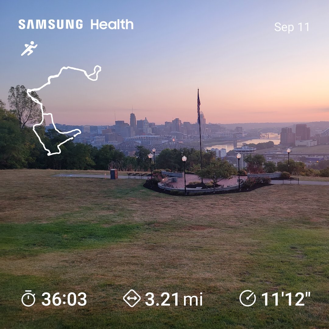 chrismlantz's tweet photo. Day 254 and a morning 5k with @amyklantz #runstreak https://t.co/t5KANjUltU