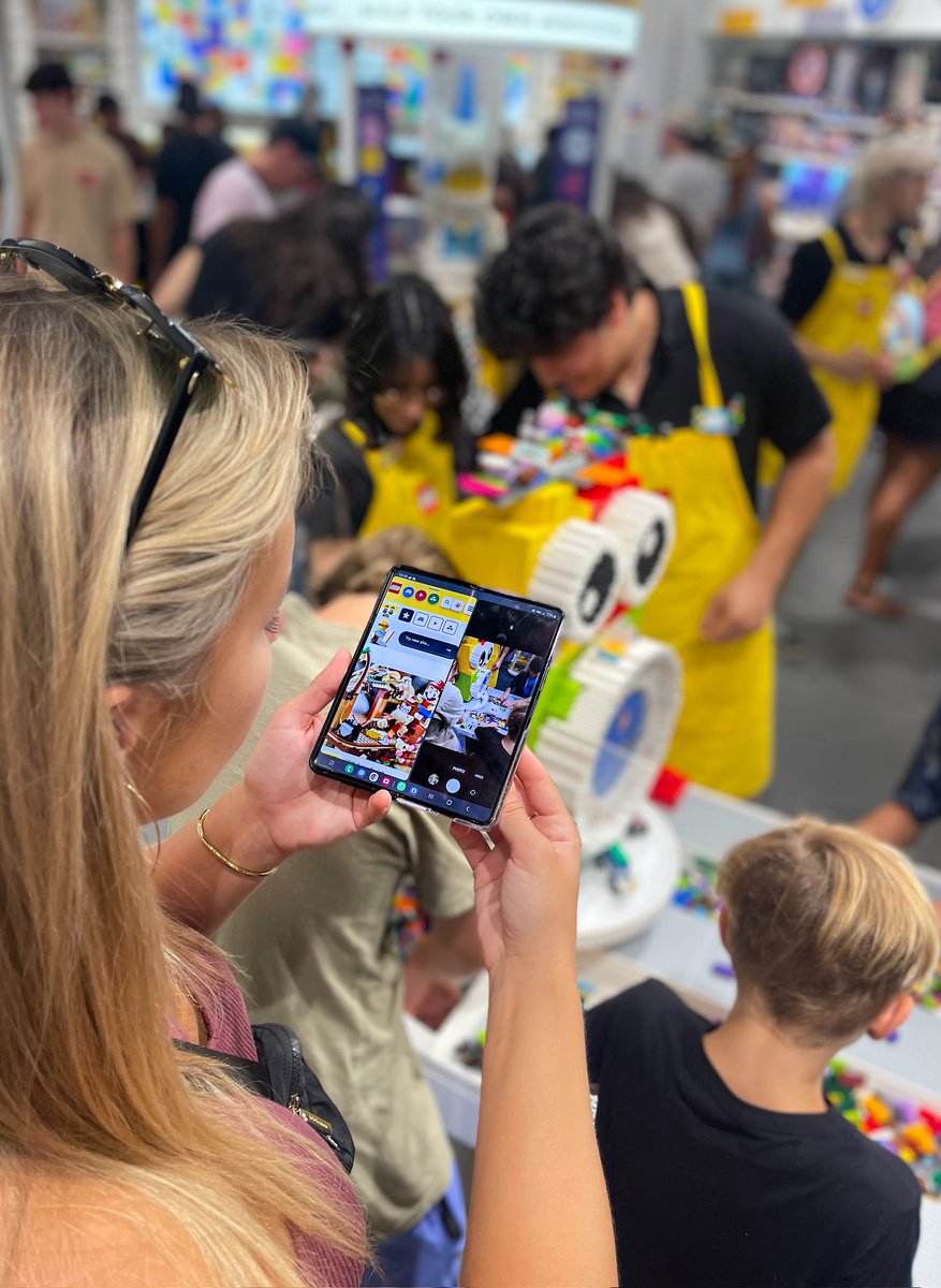 Who says multitasking is work? The #GalaxyZFold5 makes it fun!
<a href="/SamsungMobileUS/">Samsung Mobile US</a> #SamsungPartner #PlayGalaxy

⬇️⬇️⬇️⬇️⬇️
Galaxy Z Fold5: bit.ly/3DS2ObH
⬆️⬆️⬆️⬆️⬆️