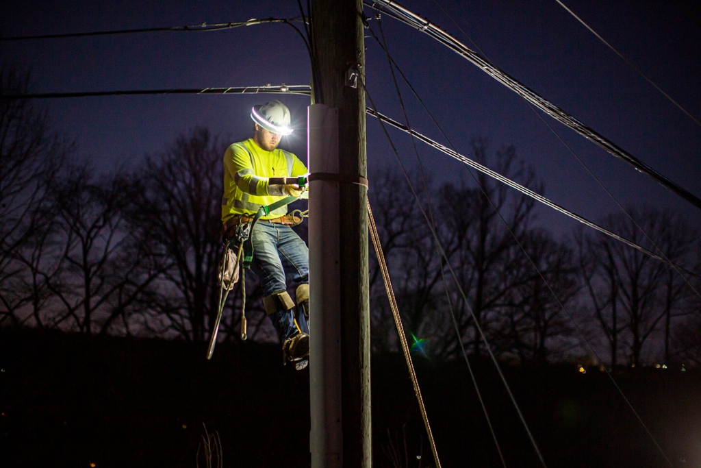 It's a lifestyle. 💪

#linelife #linemen #illumagear