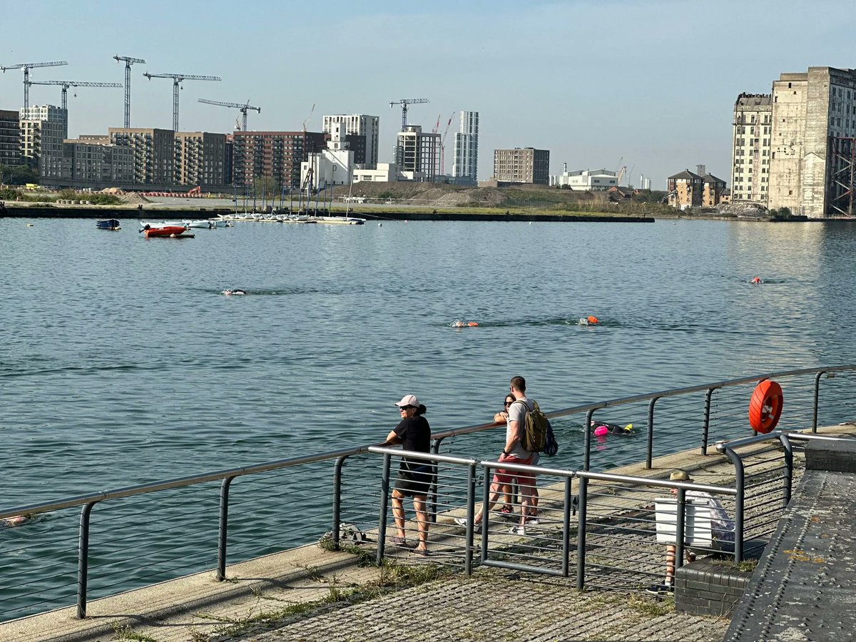 SwimTrek's tweet image. Thrilled to support another fantastic @Dock2DockSwim swim event at the Royal Docks in sunny London! 🏊‍♀️☀️🏙️