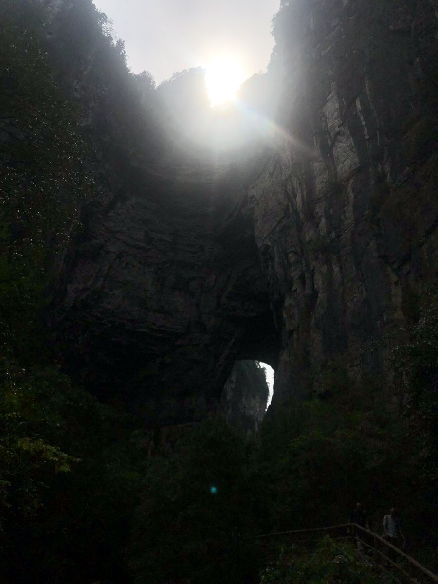 jyendurance's tweet photo. film location of transformers 4 #wulong #threenaturalbridges https://t.co/eulG8sKHIW