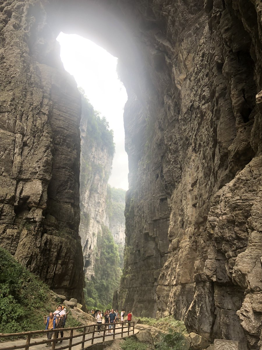 jyendurance's tweet photo. film location of transformers 4 #wulong #threenaturalbridges https://t.co/eulG8sKHIW