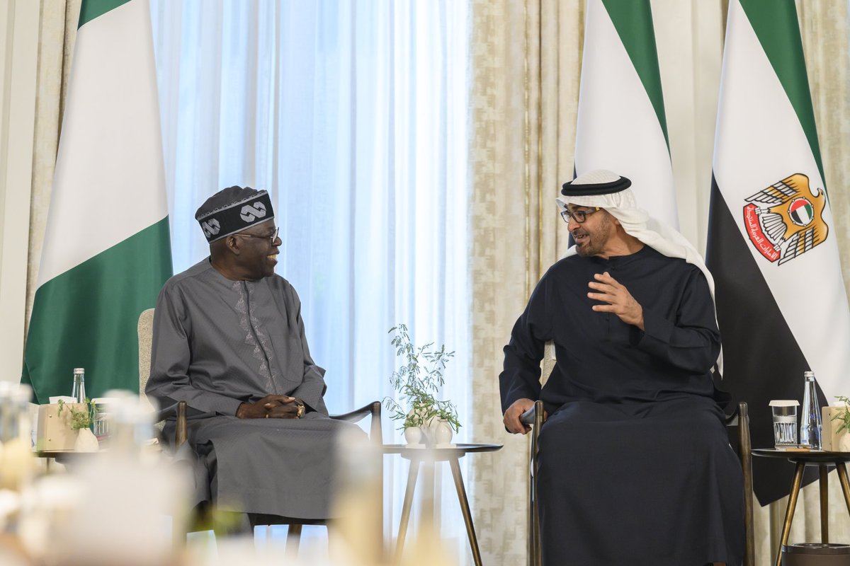 _hhmbz1's tweet photo. - رئيس الدولة والرئيس النيجيري يبحثان تعزيز التعاون بين البلدين.

#hhmbz1 🇦🇪
#محمد_بن_زايد 
#رئيس_الدولة https://t.co/g4ZnO5WVcg