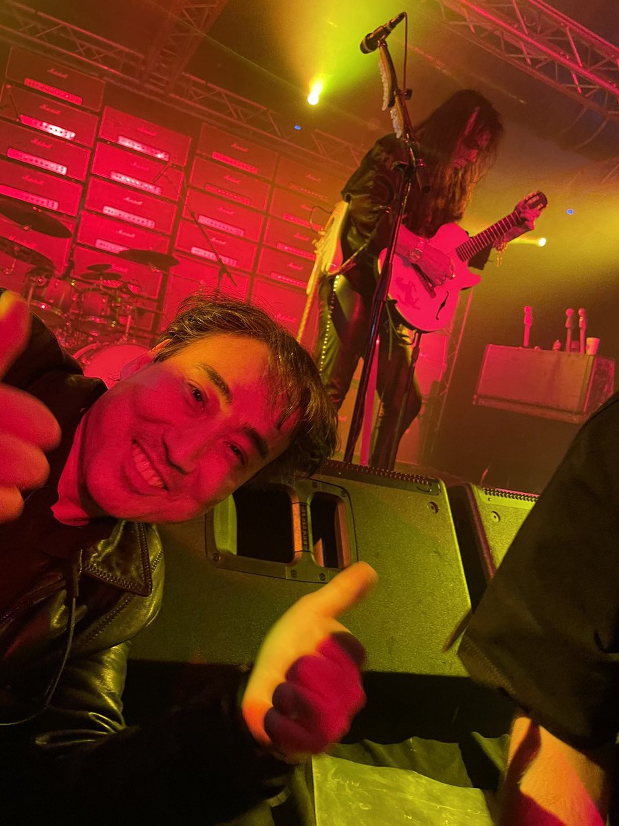 CDEFGABCG's tweet image. Last night was pure rock 'n' roll magic! Won three free tickets to Yngwie Malmsteen's concert for me and all my family and snagged two of his legendary guitar picks! 🤘🎸 #RockOn #LuckyNight"