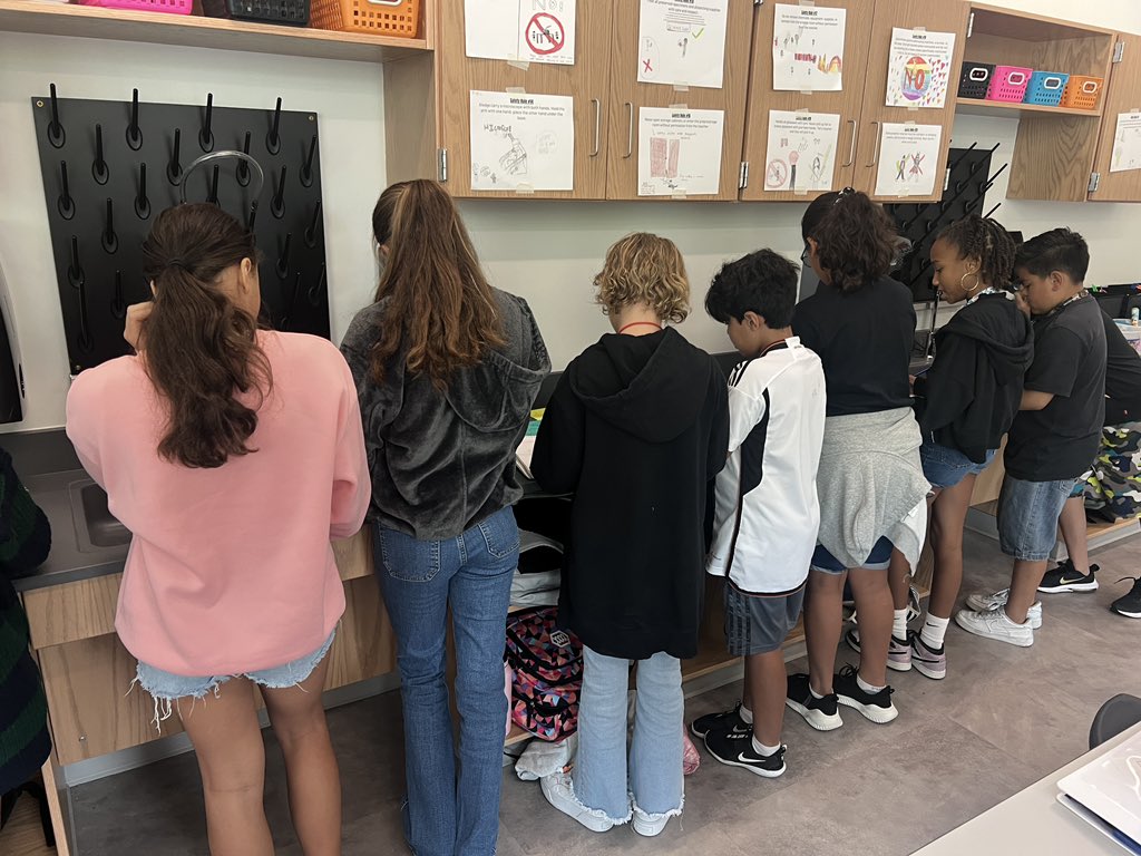 coach_workman_'s tweet image. We are starting our force unit in 6th grade science with #ExploreBeforeExplain.. 🧐 

The kids did an awesome job collaborating and discussing their observations and reflections this morning! 
#KMSCougarPride