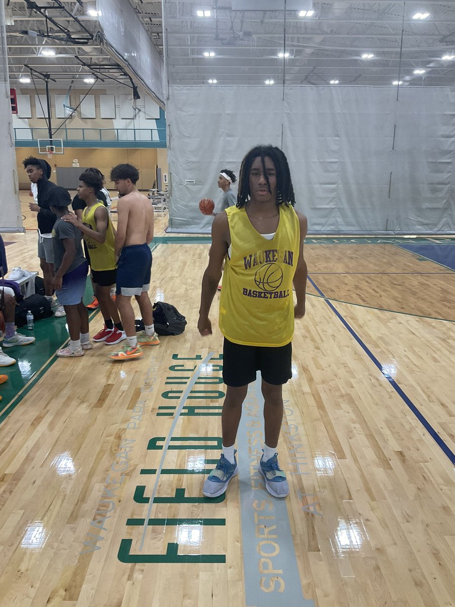 Class of 2026 6’3” wing <a href="/simereoncarter/">Simereon Carter</a> of @waukeganbasketball showed his athleticism with big time finishes on slashes to the basket and multiple dunks off vertical in high scoring game against Glenbrook South (Glenview). #FUFallLeague <a href="/fundamental_uni/">Fundamental U</a>