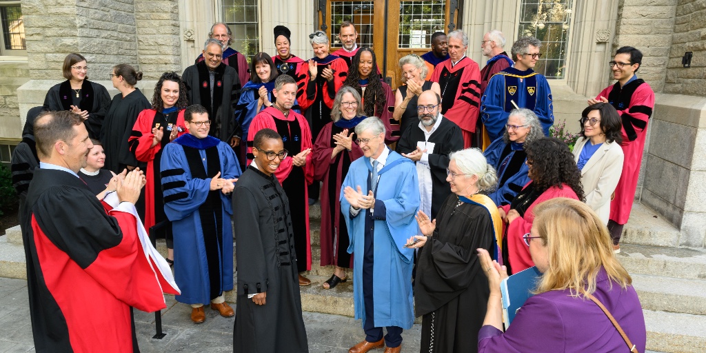 #DYK that at HDS, we have representatives from 40 different faith traditions, as well as those of no faith tradition? At our 208th convocation, @Harvard President Gay highlighted how our values and mission have so far informed her presidency. More here: bit.ly/44PlZho