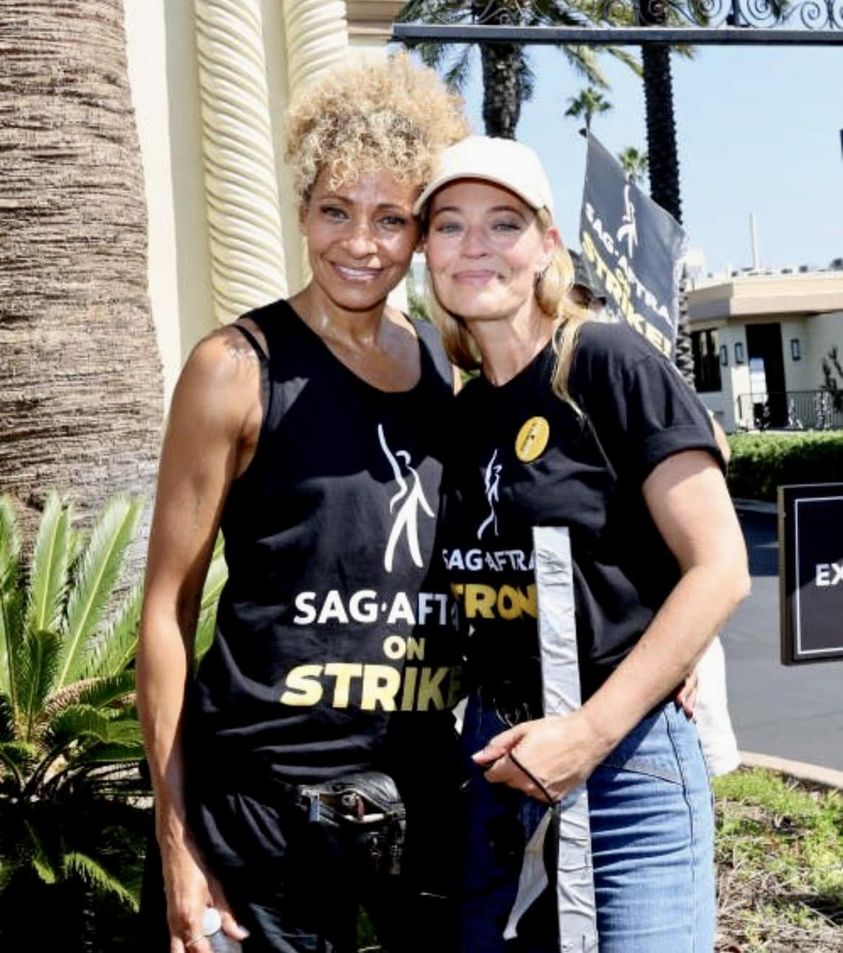 StardogLIX's tweet photo. I guess I'm back. I had to post @ItsMichelleHurd and @JeriLRyan . Love them both!💕 https://t.co/lX6TWxvNiJ
