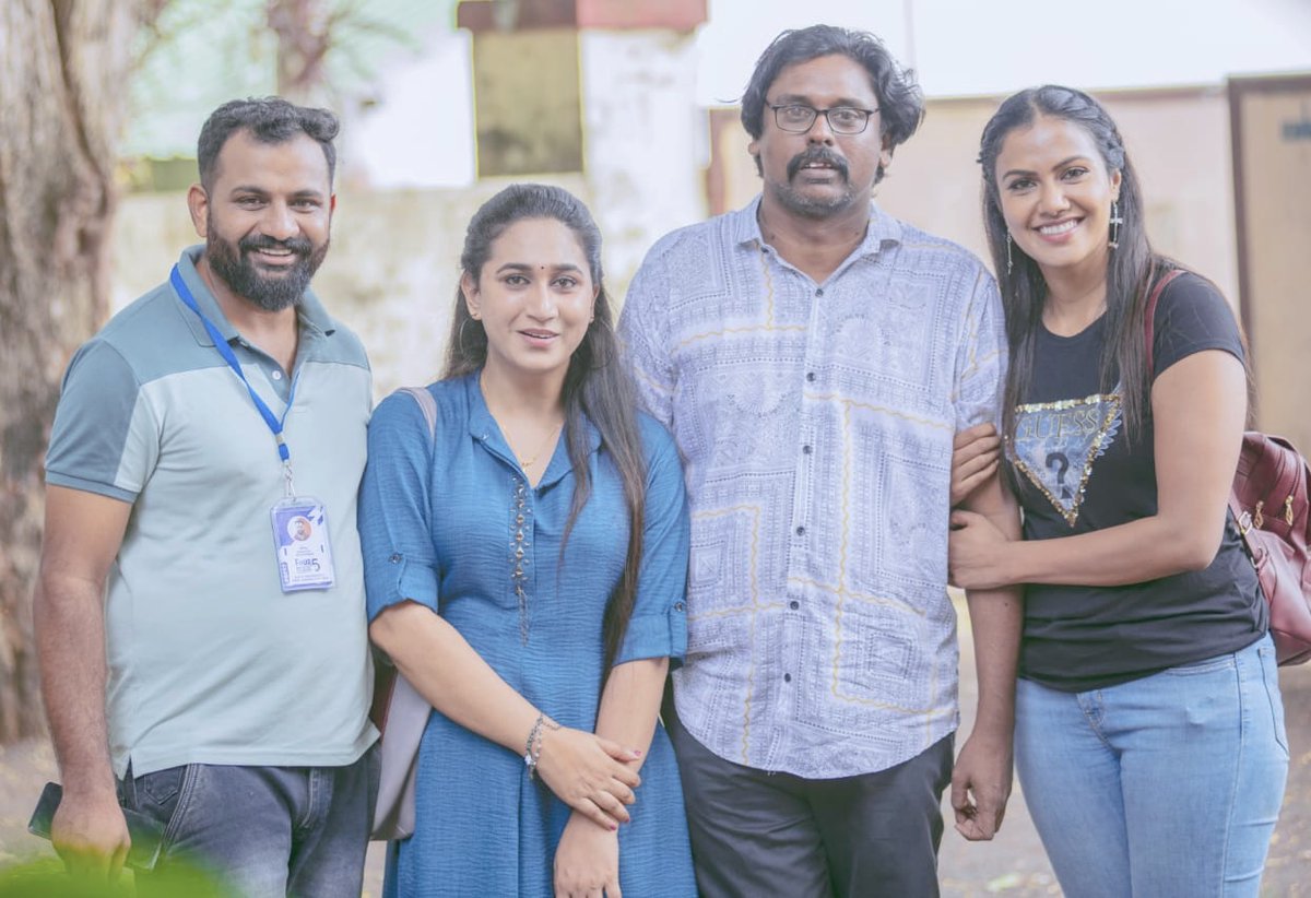 divakar_manjith's tweet photo. New Malayalam movie💛💕💕 https://t.co/O3UnN0co4W