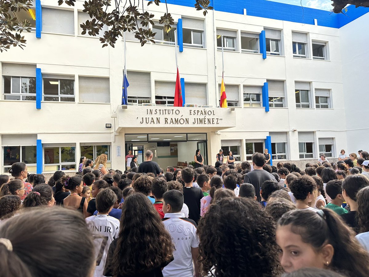 iejrjma's tweet photo. El Instituto Juan Ramón Jiménez de Casablanca guarda un minuto de silencio por las víctimas de terremoto.
@AccEducativaExt https://t.co/Wkvh90bQAD