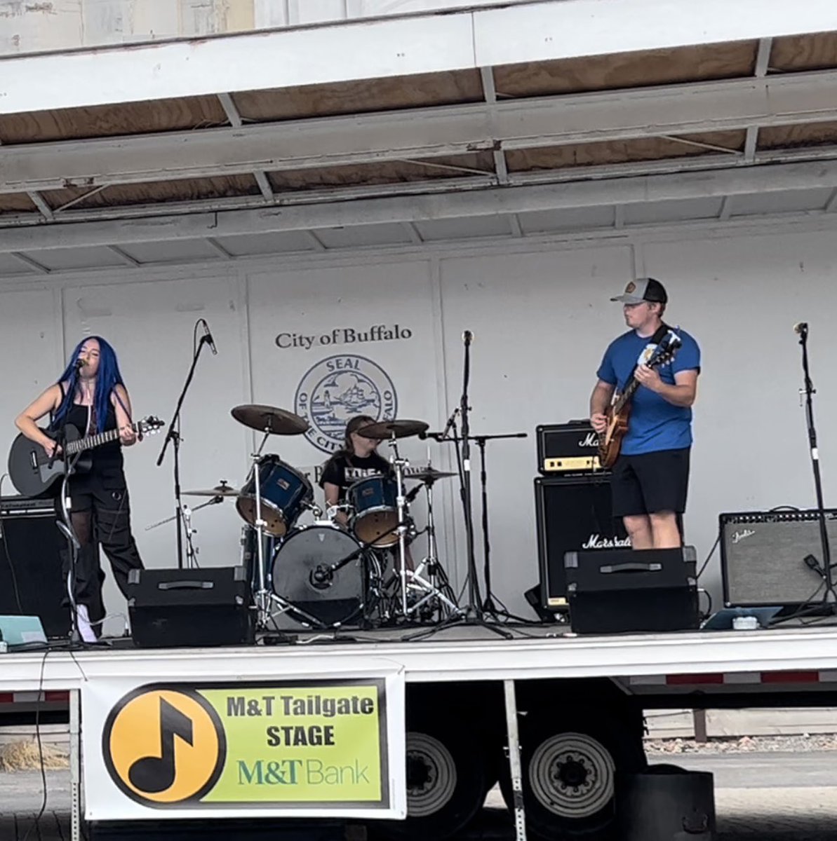 the_water_dogs's tweet photo. Thanks to @MusicIsArtBflo for having us last Saturday!!🎶🖤🎡🎸
What a great time we had!!  

Live link below⬇️ 
https://t.co/S5OhDknndS

#miafest #musicisart #musicisartfest #thewaterdogs https://t.co/Z9TzHBSePL