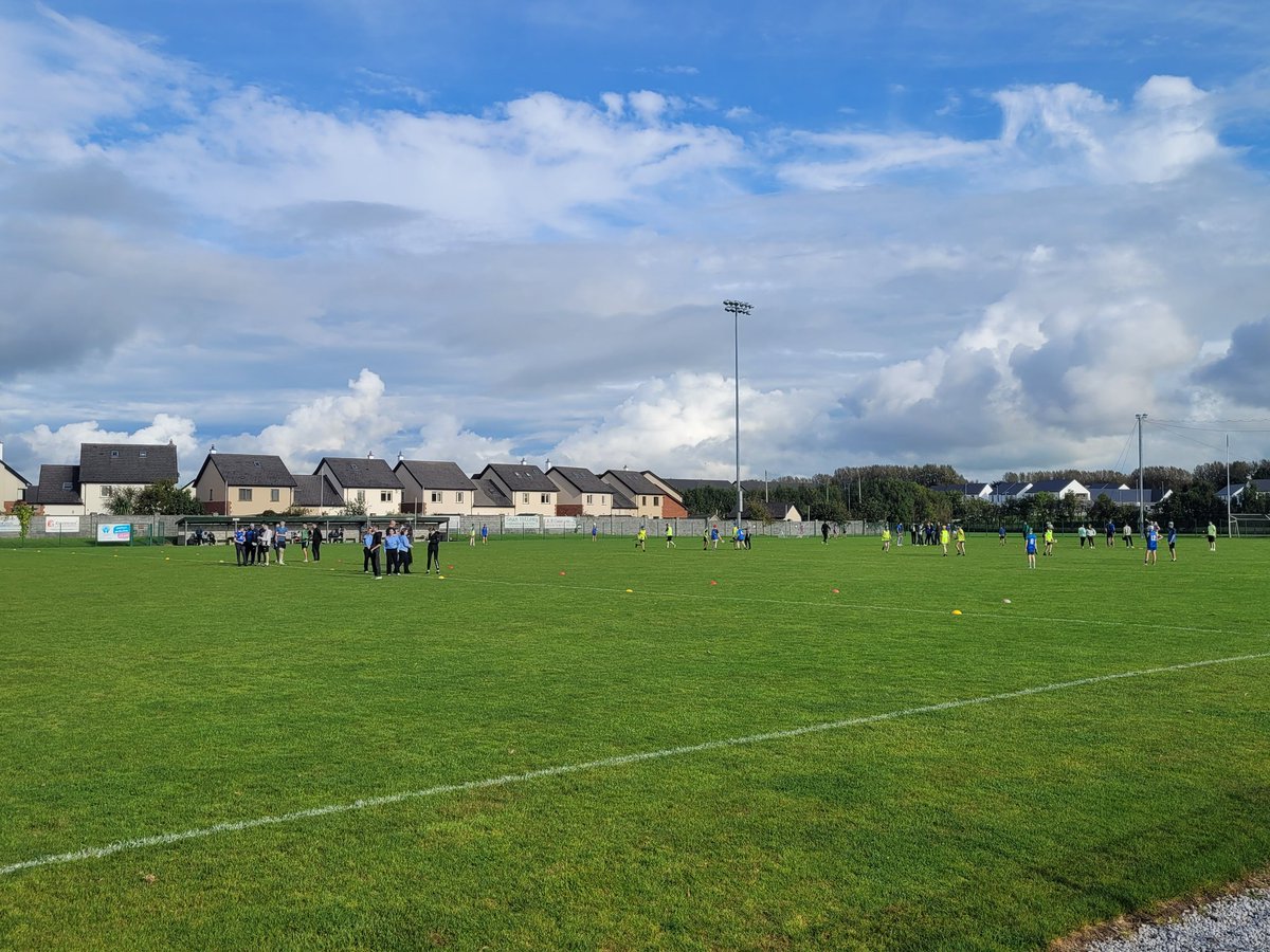 Great start to the <a href="/CaiminsCompGAA/">Shannon Schools</a> Hurling year with 50+ 1st and 2nd year boys hurling this afternoon in Shannon
<a href="/ClubClareHS/">CLUB CLARE</a> <a href="/wtnsgaa/">Wolfe Tones na Sionna GAA</a> <a href="/NOFGAA/">Newmarket on Fergus GAA</a> <a href="/CratloeGAAClub/">Cratloe GAA Club</a>