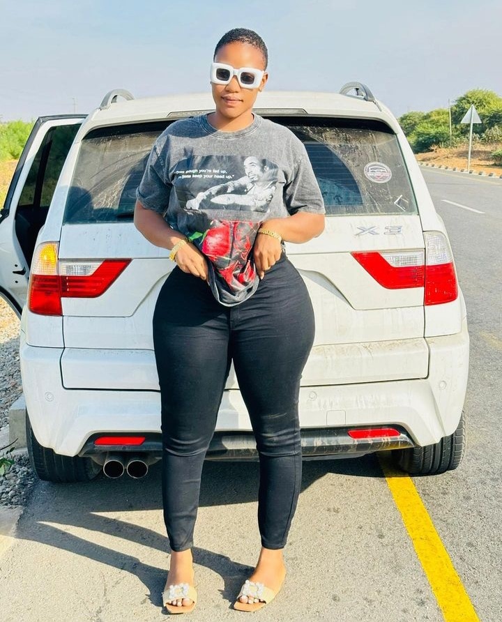 bmwtz_'s tweet photo. @bmwtz_ @ms.tinnah https://t.co/bStW1IdKzE