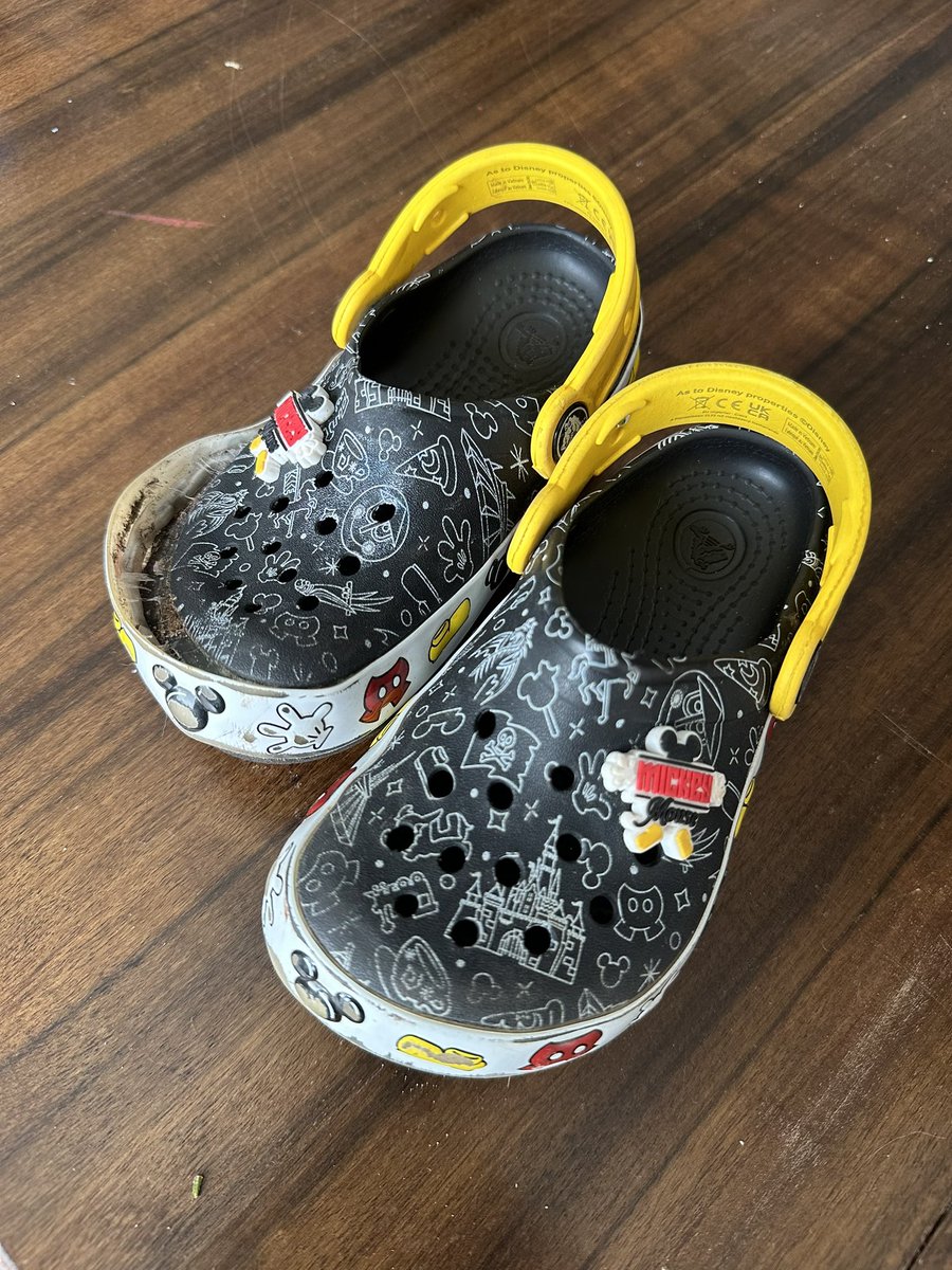 AMAveSix's tweet photo. @Disney @WaltDisneyCo  we had these out by the pool when my son was swimming and they melted/shrunk. 😭😭😭😭 https://t.co/lw6txq3KYd