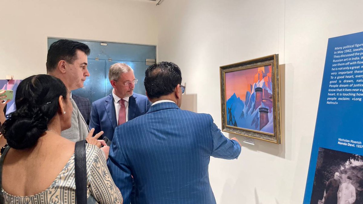 🇷🇺🤝🇮🇳 On September 11, 2023, a grand opening of a joint #RussiaIndia exhibition, dedicated to the history of the #Roerichs’ ties with #India, took place in the Russian House in #NewDelhi on the occasion of the #G20Summit 
Learn more ➡ india.mid.ru/en/news/grand_…