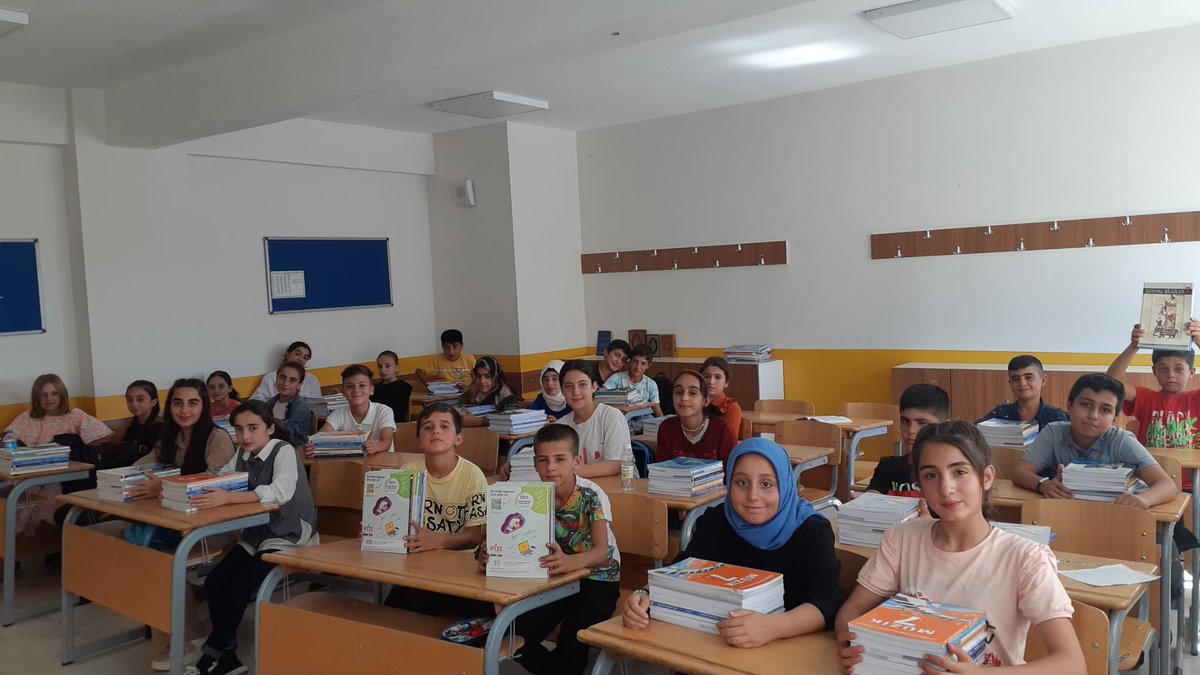 ImamSavur's tweet photo. Bismillah diyerek başladığımız yeni eğitim öğretim yılının tüm öğrencilerimize ve öğretmenlerimize hayırlı olmasını diliyoruz. 
@mardinilmem 
@Murat69_Demir 
@SavurMem 
@abdurrahimdmr47 https://t.co/oawdyQ98mP