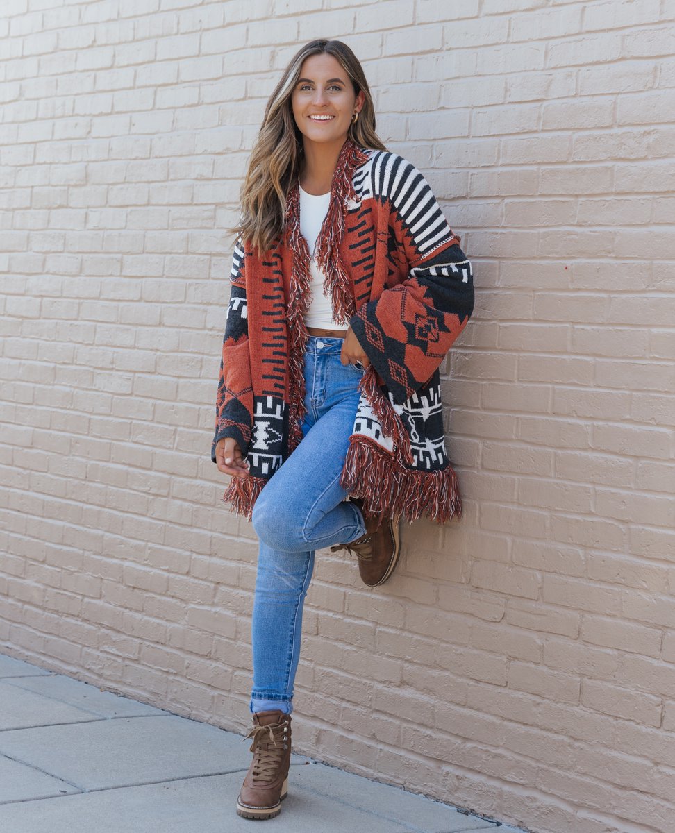 Cozy knits and warm vibes all day, every day!🧶✨🍃

#cozystyle #cozycardigan #knitwear #knit #sweaters #boutiquesweaters #fallstyleinspo 
Magnolia Boutique/ Fall Style/ Knitwear/ Sweaters