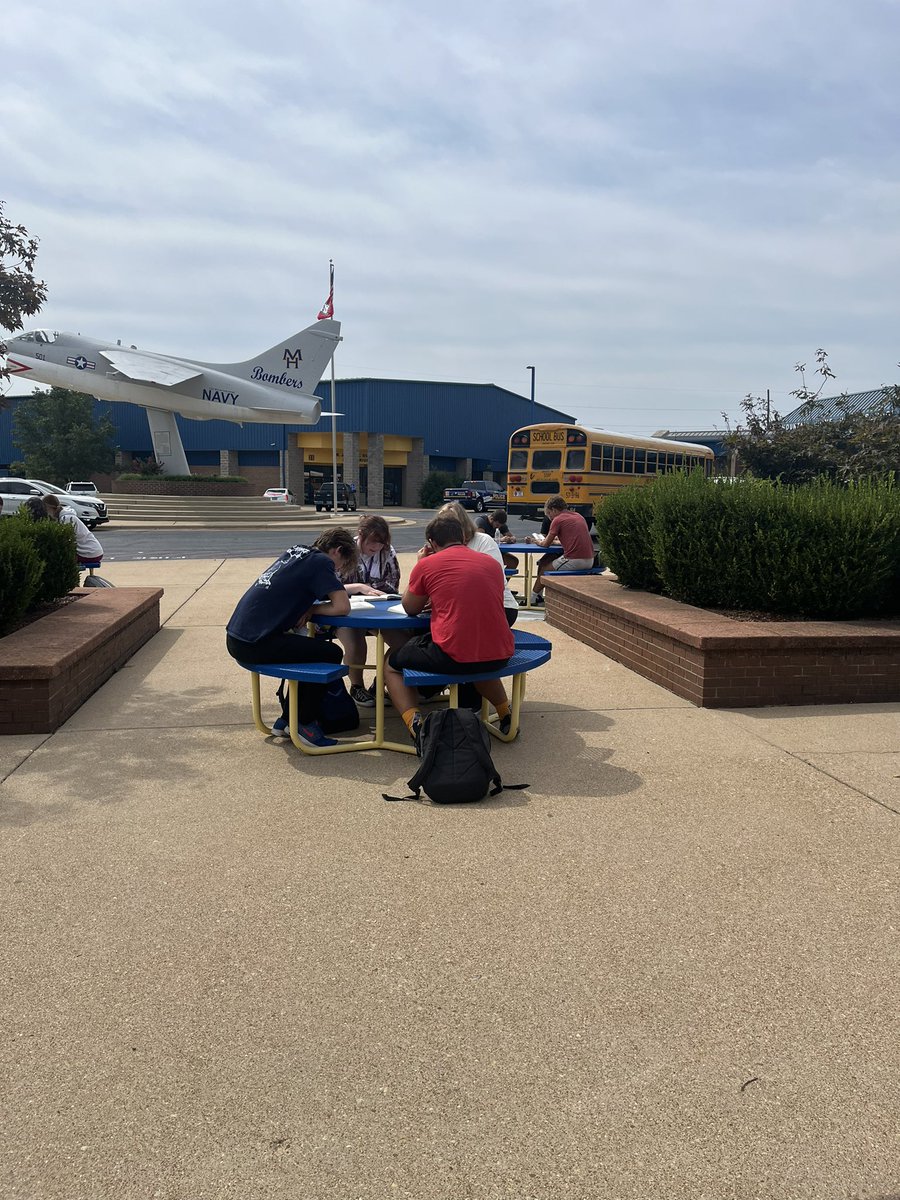 When it’s a beautiful day and you have a chance to read as a class, you take advantage of it!!! <a href="/BombersMh/">Mountain Home Public Schools</a>