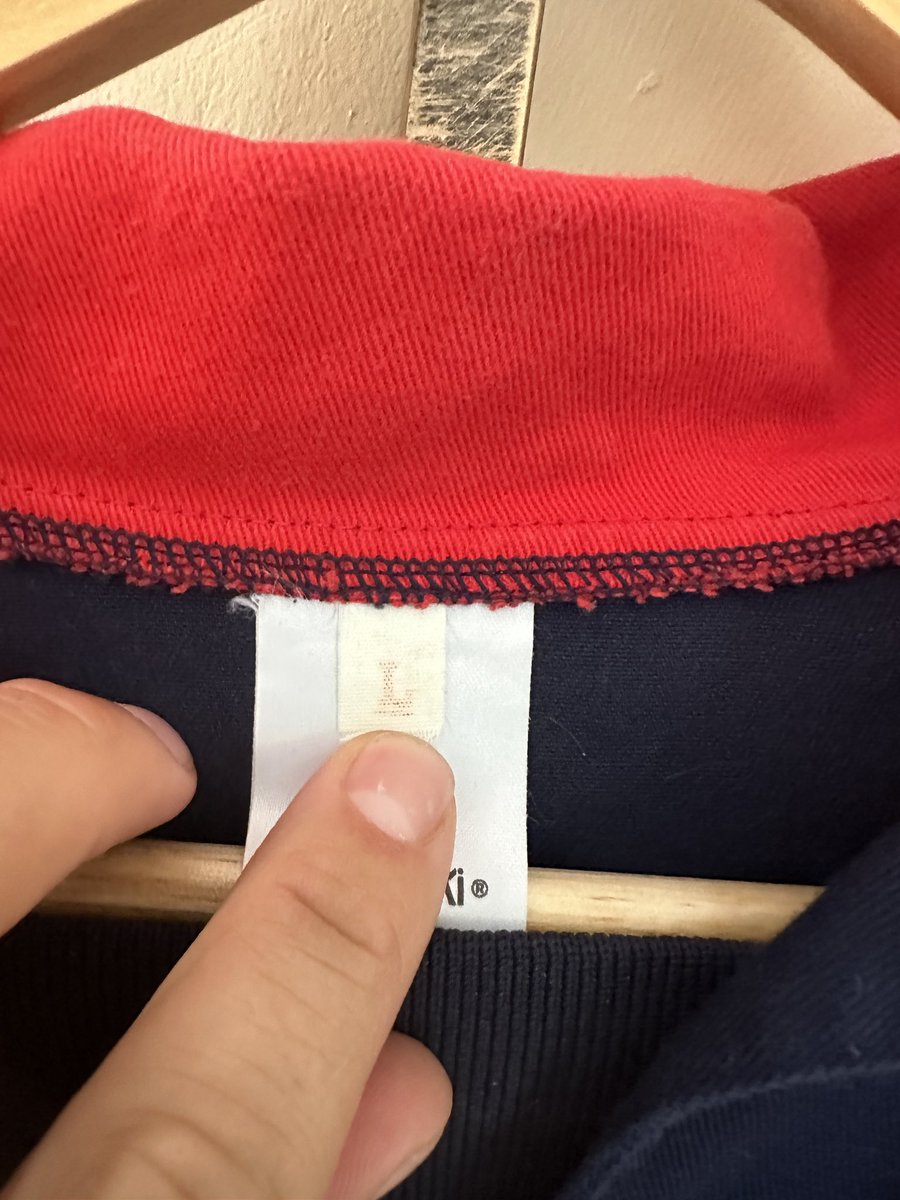 Swindon fans. Time to let my beloved 90’s training top go to a new home. Awesome condition in size large.

Looking for £120 shipped within UK #stfc