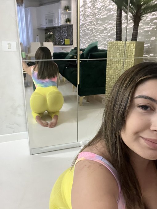 Cum sunteti? 💦🙃 https://t.co/NWBUFh0m2e