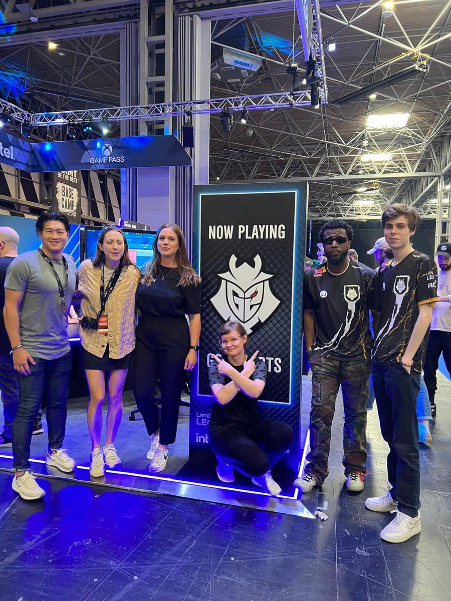 Good times with good people at <a href="/IGFestUK/">Insomnia the Gaming Festival</a> last week! Short but sweet little reunion <a href="/Deansocool/">Deansocool</a> <a href="/Th0masHD/">Th0masHD</a> <a href="/marissaensing/">Marissa Ensing</a> ✨#TeamLegion