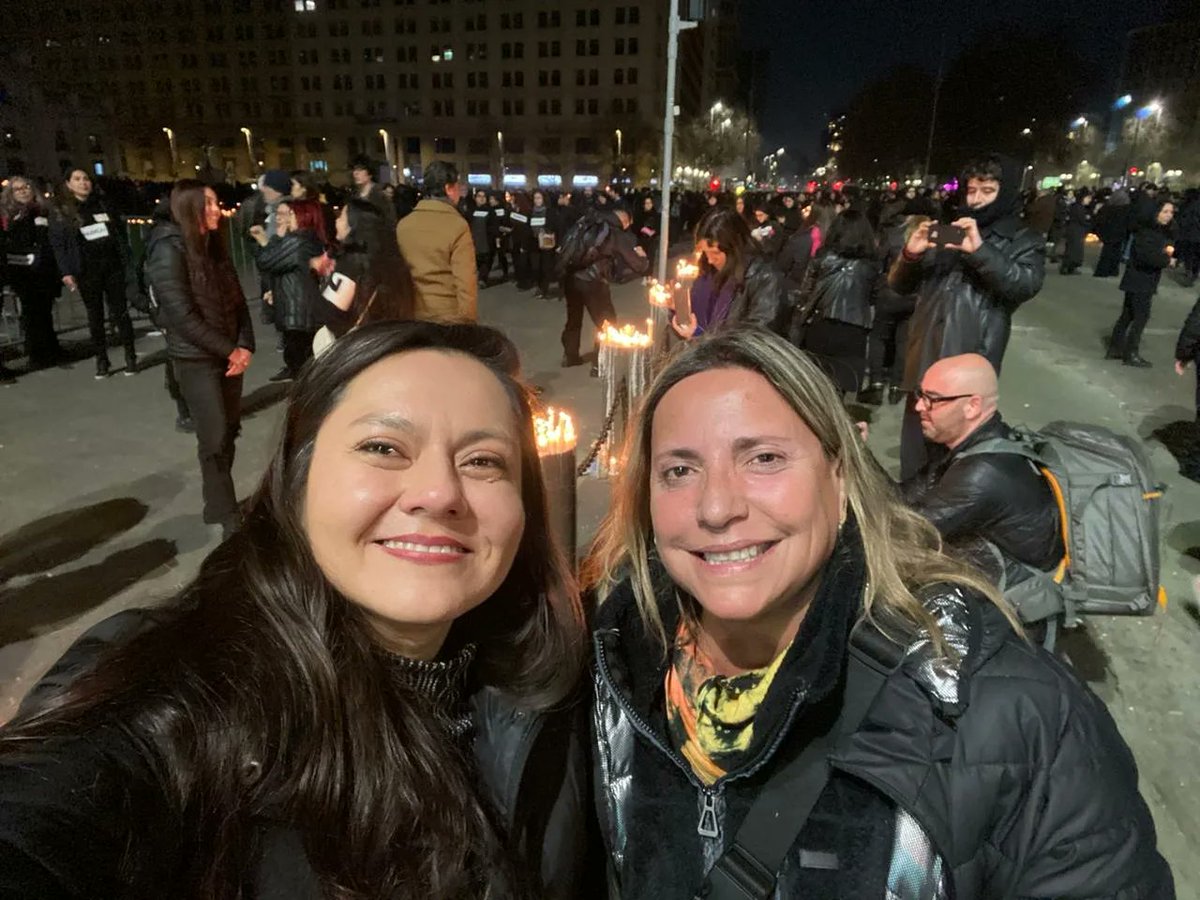 PDC_Chile's tweet photo. 📸 La jornada del 10 de septiembre nuestras camaradas participaron de "mujeres por nunca más" un hermosos acto de compromiso con la democracia y los derechos humanos en el marco de la conmemoración de los 50 años del Golpe de Estado.

NUNCA MÁS!! https://t.co/afCATJy13H