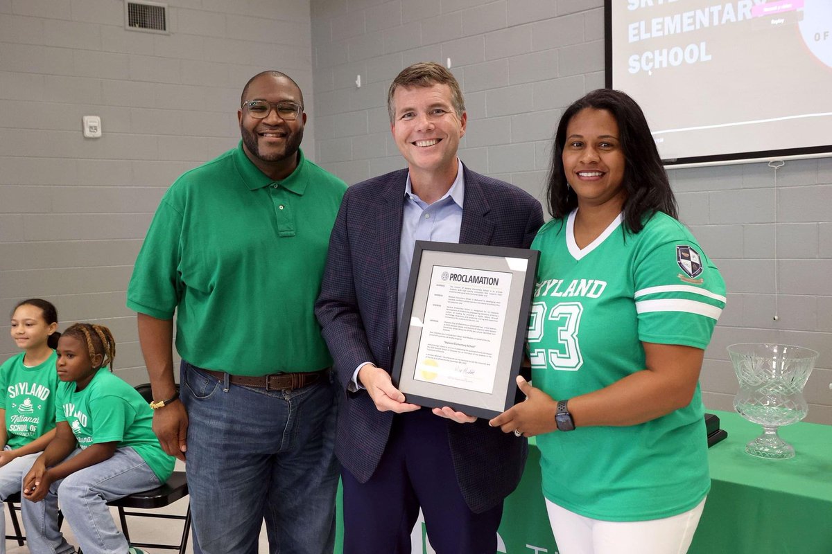 Walt Maddox (@waltmaddox) on Twitter photo On Friday I had the opportunity to help celebrate <a href="/TCSSkyland/">Skyland Elementary</a> for being named a 2023 National School of Character.
Congratulations to Skyland's teachers, administrators, support staff and students on this well-deserved recognition! <a href="/TCSBoardofEd/">T🍏S Board of Ed</a> #AmazingToTheCore On Friday I had the opportunity to help celebrate <a href="/TCSSkyland/">Skyland Elementary</a> for being named a 2023 National School of Character.
Congratulations to Skyland's teachers, administrators, support staff and students on this well-deserved recognition! <a href="/TCSBoardofEd/">T🍏S Board of Ed</a> #AmazingToTheCore