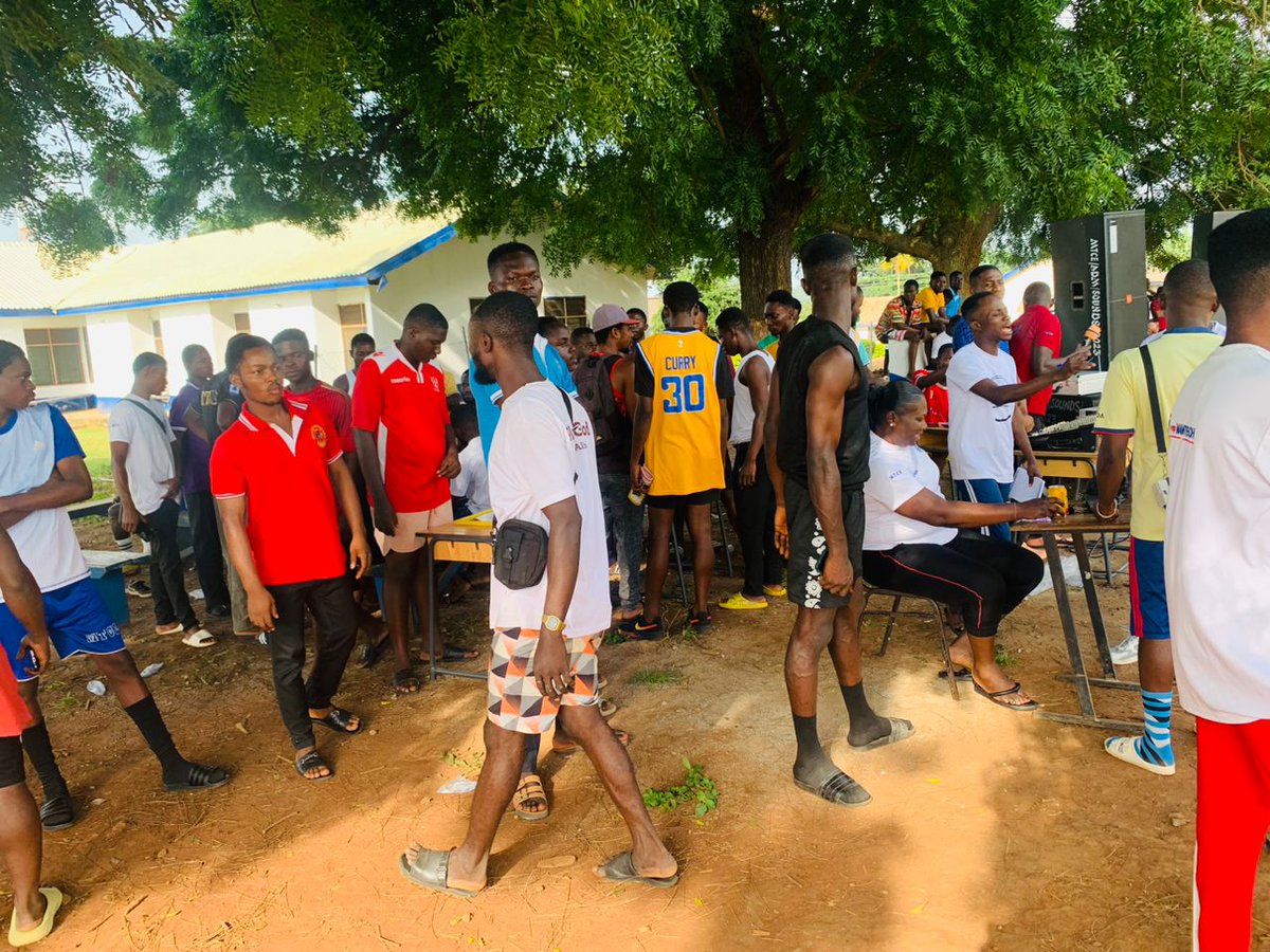 MTCE_Official's tweet photo. 16th SRC week happening live now at the college field...
Inter-hall outdoor games and soccer in session...
#MAMTECH
#SRCWEEK
#MAMTECHSRC https://t.co/DR0XrUjjYa