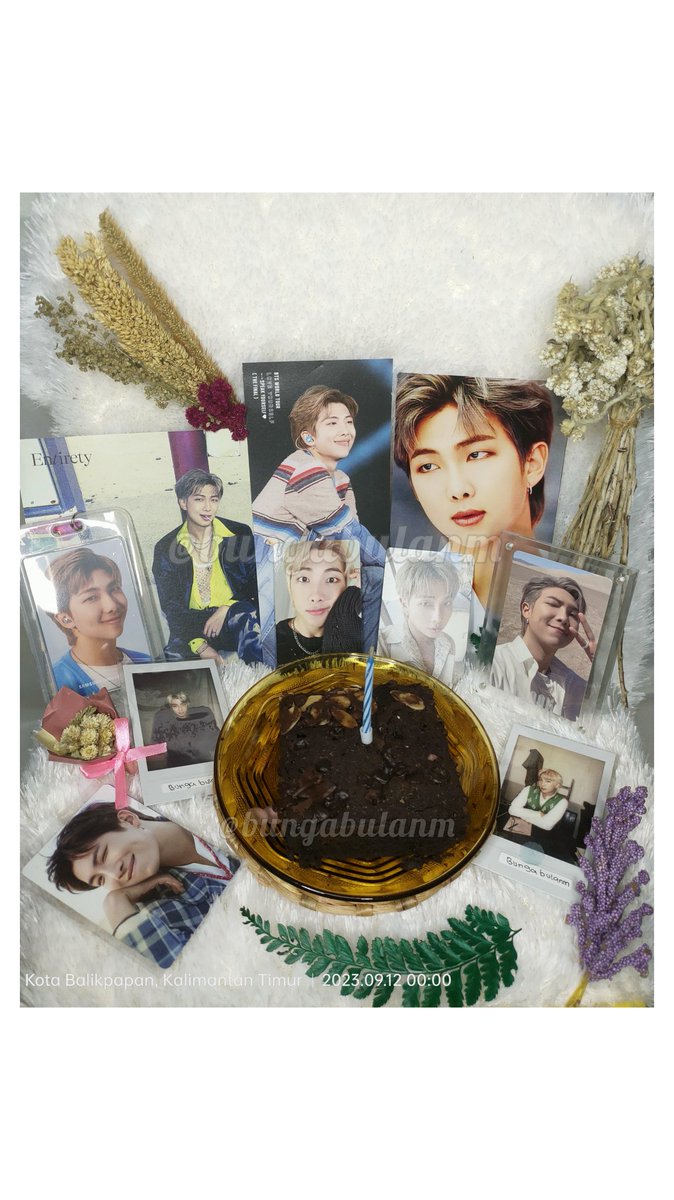 lightm00nchild's tweet photo. @arteamofficial @BTS_twt @NSS_forRM Happy Birthday Kesayangan akuuu~ ๐โจ
#DRAWRM
#HAPPYRMDAY
#HAPPYNAMJOONDAY
#HAPPYBIRTHDAYKIMNAMJOON
#์ฌ๋๋ณด๋ค_๋จ์คํด
#๋จ์ค์์ผใ
ใ
#Happy_RM_Day
#๊ทธ๋ฆฝ๊ฐ๊ฐ์ข์_๋จ์ค๋
#RM_์ค์ด์๋ง๊ณ _์์ถ์
#๋ชจ๋ ๋จ์ค์ด_ํ์ฌํ์ผ๋ก_๋ค๊ฐ์จ๋ https://t.co/F7ZaBLO0Fe